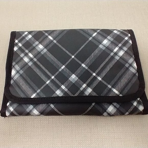 THIRTY-ONE PLAID TRAVEL MAKEUP BRUSH ORGANIZER - Picture 2 of 11